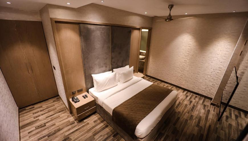Hotel Mvr Grand Kanpur Exterior photo
